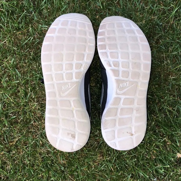 Nike Roche - Picture 2 of 6
